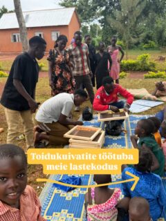 Toidukuivatite töötuba meie lastekodus! 
/Learning how to use solar food dryers at our orphanage. ☀️☀️

Aitäh @globedry, kes meie kogukonda toidukuivatid saatis!

Thank you @globedry for sending us the food dryers. Hopefully this can join our other projects that can generate income for our orphanage! 🫶🏼